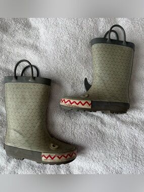Carter's Kids shark rain Boots size 10